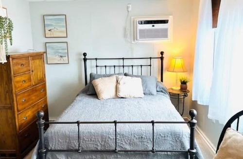 Little Salisbury Apartment | Great place for a couple!