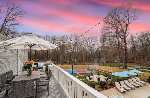 Greensboro House | Greensboro Getaway Villa HotTub Pool FirePit Basketball Golf