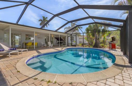 Pelican House | Gulf Access, Heated Pool, Dock, Lanai -Sunset Coast Bungalow - Roelens