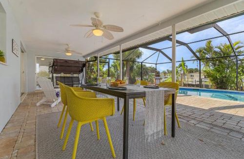 Pelican House | Gulf Access, Heated Pool, Dock, Lanai -Sunset Coast Bungalow - Roelens
