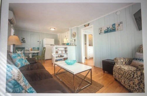 Indian Rocks Beach Apartment | Gulf Breeze Inn - Total relaxation! Modern apartment just steps to the beach!