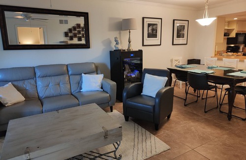 Gulf Gate Woods Condo | Gulf Gate - Quaint and fresh 1st floor condo w/covered parking