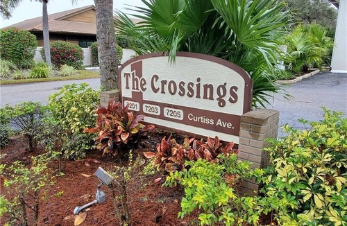 Gulf Gate Woods Condo | Gulf Gate - Quaint and fresh 1st floor condo w/covered parking