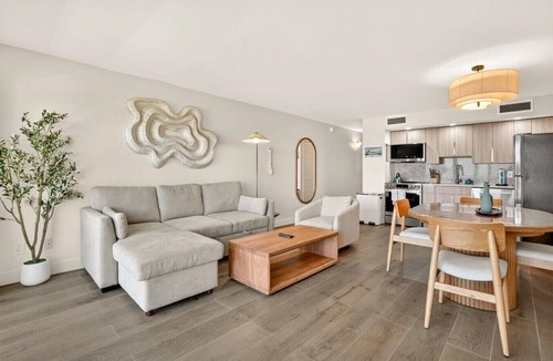 Longboat Key Apartment | Gulf-View Beachfront Condo – Unit 203 – Longboat Key
