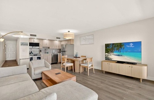 Longboat Key Apartment | Gulf-View Beachfront Condo – Unit 203 – Longboat Key