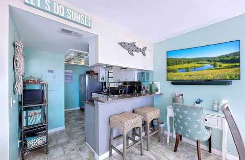 Sunset Beach House | Gulfside Cottage w/Swim Spa on Beach
