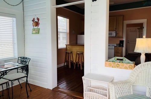 Pass-a-Grille House | H-2 Havana Inn - 1 Bed 1 Bath