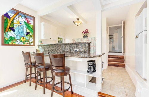 Manoa House | Hale Ho‘omalie- Peaceful Mānoa Valley Retreat near UH