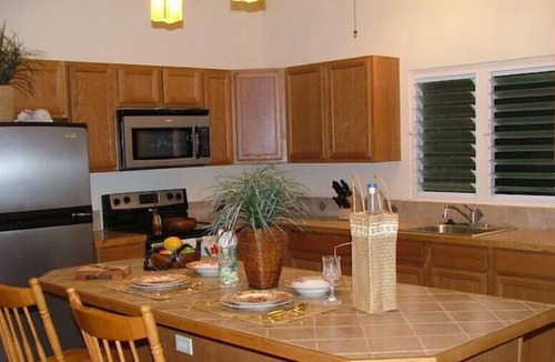 Milolii House | HALE POHAKU HOUSE OF ROCK