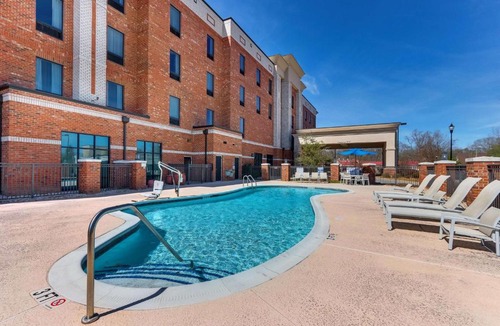 Hartsville Hotel | Hampton Inn & Suites - Hartsville, SC