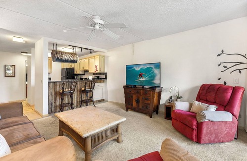 Historic Kailua Village Condo | 🏖️Hawaiian Unit + Walking Distance to Town | AC & WIFI!