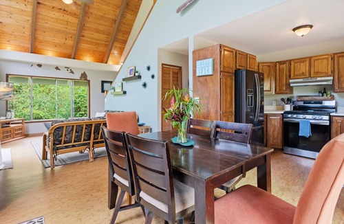 Hawi House | Hawi Hideaway- A Jungle Oasis