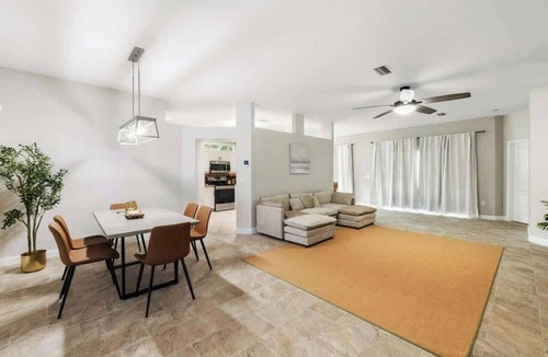 South Gate Ridge House | Heated Pool & Hot Tub | 4BR Sarasota Home – Pets OK