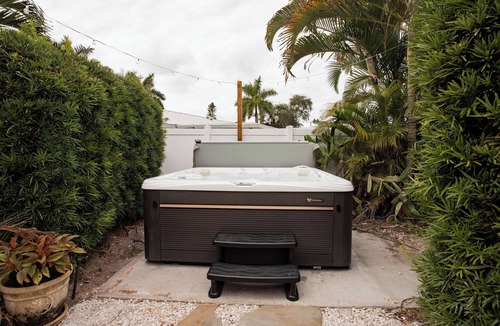 West Bradenton House | Heated Pool, Hot Tub, Sauna, Cold Plunge, Gym, Waterfront