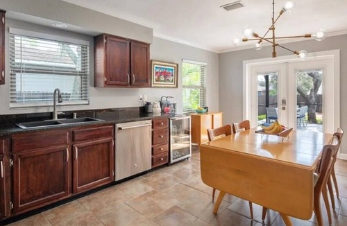 Ballast Point House | Heated Pool Island Oasis! 2 king bedrooms/2 baths in the heart of South Tampa.