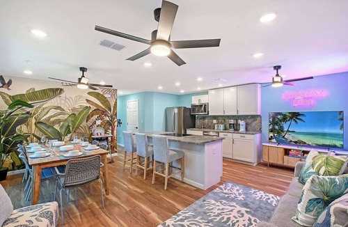 South Bradenton Condo | Heated Resort Pool & Slide · 6 Min to IMG · Games