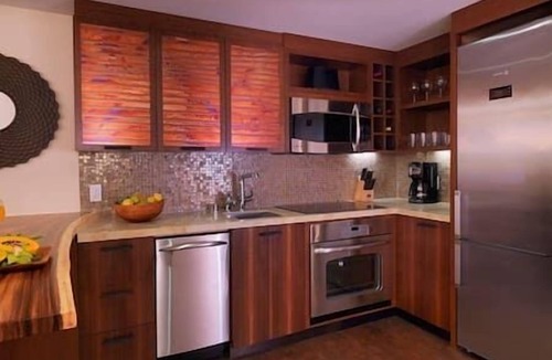 Waikiki Resort | HGVC Hawaiian Village Beachfront Resorts & Spa