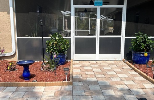 Gulf Cove Apartment | Hibiscus Cottage- the Cutest Studio in the Neighborhood