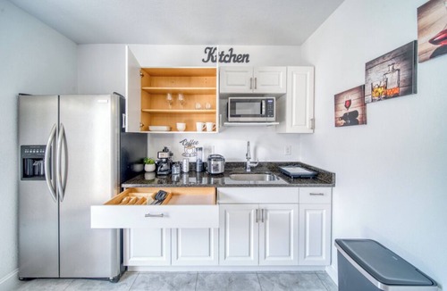 Burnt Store Apartment | Hidden Gem New - Cozy Apt/W Jacuzzi - Private Entry.