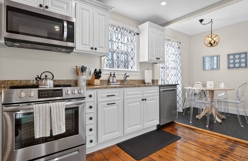 Mystic House | Historic 6-Bed Pet-Friendly Home, Walk to Seaport
