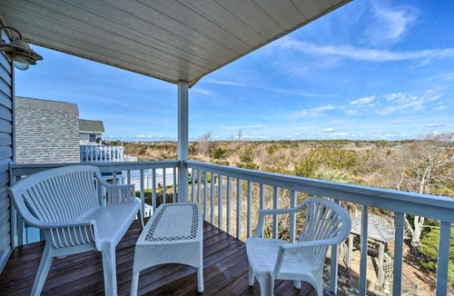 Holden Beach House | Holden Beach Vacation Rental: Short Path to Beach!