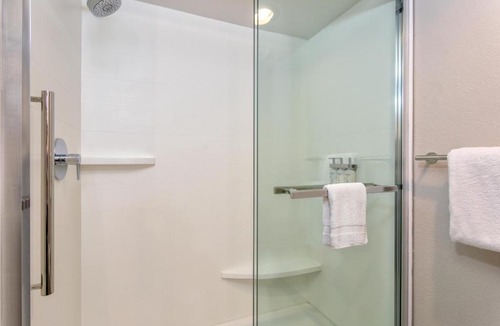 Highpoint Hotel | Holiday Inn Express Hotel Clearwater East - ICOT Center by IHG