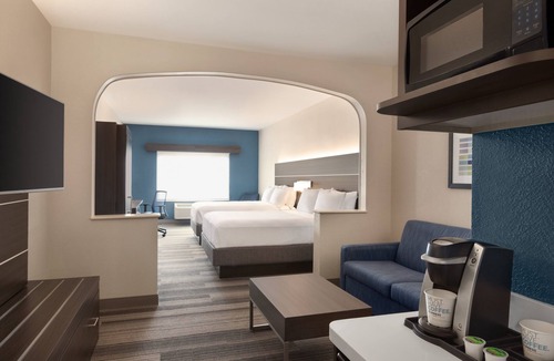 Dupont Hotel | Holiday Inn Express Hotel & Suites Denver Airport by IHG