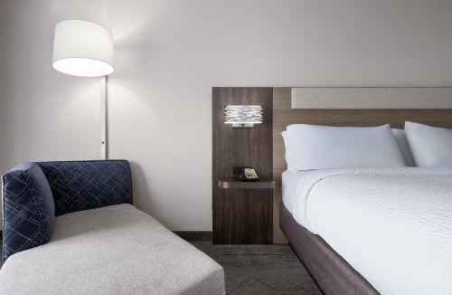 Pembroke Hotel | Holiday Inn Express Pembroke by IHG