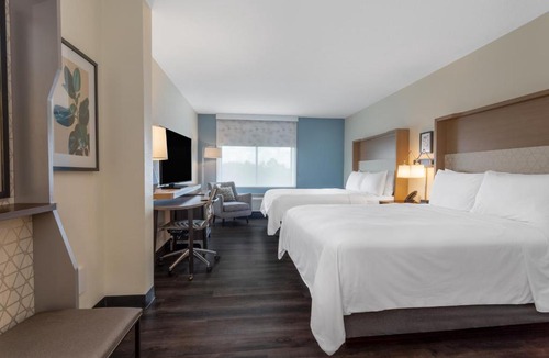 Terrace Park Hotel | Holiday Inn - Tampa North by IHG