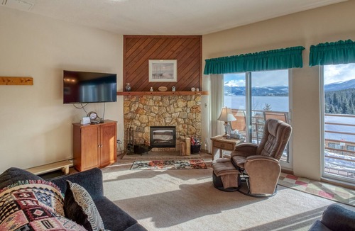 Wildernest Condo | Homey condo with shared pool, hot tub, and sauna - easy access to ski resorts