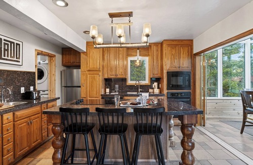 Blue River Cabin | Hot Tub + Game Lounge + Fire Pit + Mountain Views | Crown Ridge Retreat