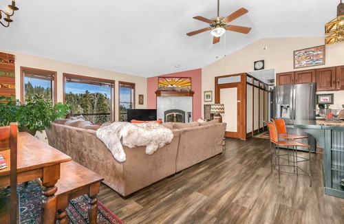 Black Hawk House | Hot Tub, Game Room and Trails / Families & Pets!