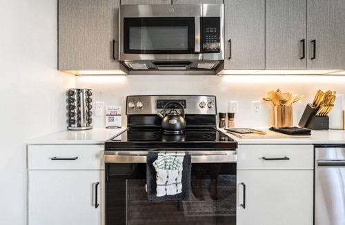 Boise Apartment | Hot Tub, King Bed, Coffee Bar, Balcony