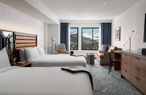 Peak 9 Resort | Hotel Alpenrock Breckenridge, Curio Collection by Hilton