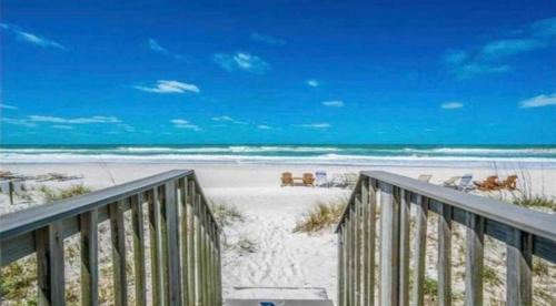 Bayshore Gardens Villa | House near beachpoolAna Maria IslandSarasota