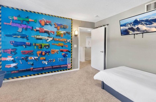 Allen's Ridge House | Huge 8BR wHTD Pool Ensuites Games Near Beach