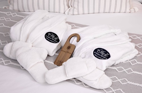 Niantic Bed & Breakfast | Inn at Harbor Hill Marina