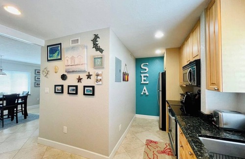 Capri Isle Condo | Inter-coastal Piece of Paradise - Walk to Beach