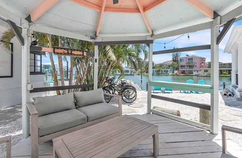Bay Esplanade Apartment | Intracoastal Waterside Studio 2 Blocks to Beach