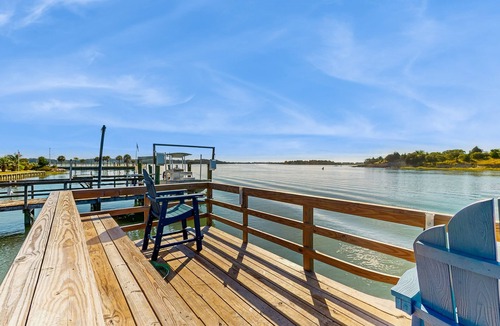 Shallotte House | Intracoastal Waterway-view cottage with private deck, & central AC