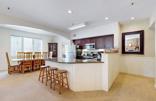 Jeffersonville Condo | Inviting Condo at Smugglers' Notch Resort w/Free Ski Shuttle