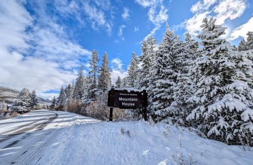 Mountain House House | Ironwood 2986 by SummitCove Lodging