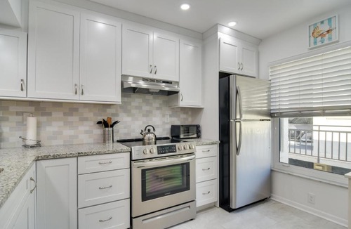 Casa del Mar House | Isla Del Sol Condo ~ 2 Miles to St Pete Beach!