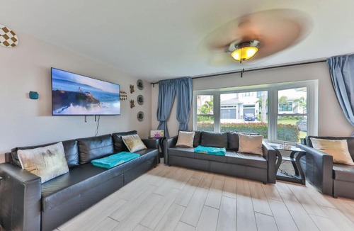Yacht Club House | Island Paradise Villa RNT-01125