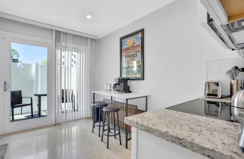 Dunedin House | Islander's Outpost