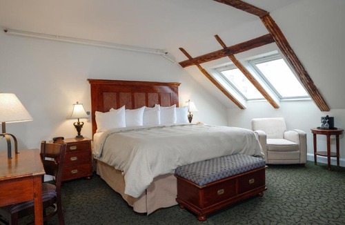 Newport Hotel | Jailhouse Inn