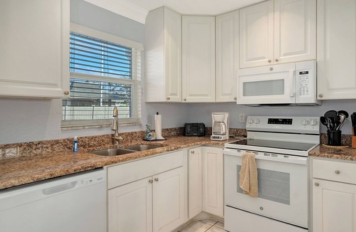Siesta Key Villa | Jamaica Royale #40 - 3 Heated Pools on the Beach - One Ocean-Side!