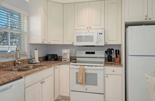 Siesta Key Villa | Jamaica Royale #40 - 3 Heated Pools on the Beach - One Ocean-Side!