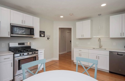College Hill Apartment | Jennifer's Cozy Apt Near Brown w/In Unit Laundry