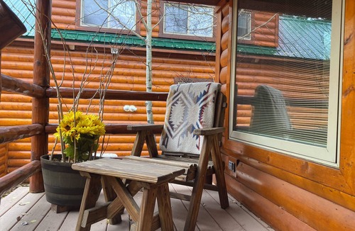 Breckenridge Ski Chalet | Just listed "Codi Cabin" 2 bed 2 bath on the Swan River 5 min to Breckenridge